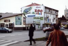 Reklamy na ul. Fredry róg Głowackiego : ZOO Market i nie tylko [Fotografia]