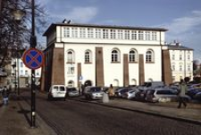 Ul. Bożnicza. Synagoga nowomiejska. Parkingi [Fotografia]
