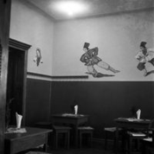 [Ul. 3 Maja. Wnętrze restauracji ukraińskiej w kamienicy nr 28] [Fotografia]