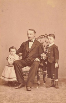 [Wacław Lampl (mąż Georginy z d. Schaitter) z córką Heleną i synem Juliuszem] [Fotografia]